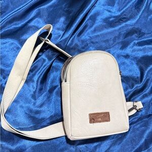 Wrangler Cream Crossbody Bag with Brown Patch